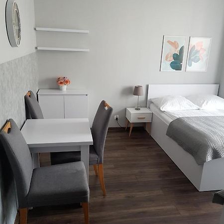 Horyzont Pokoje Goscinne Jastarnia Esterno foto